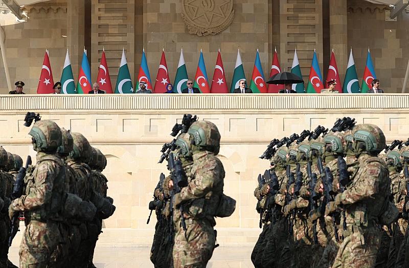 Bakü'de askeri geçit töreni, AA