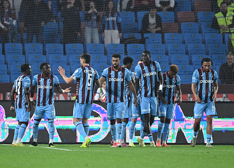 Trabzonspor'un gol sevinci (AA)