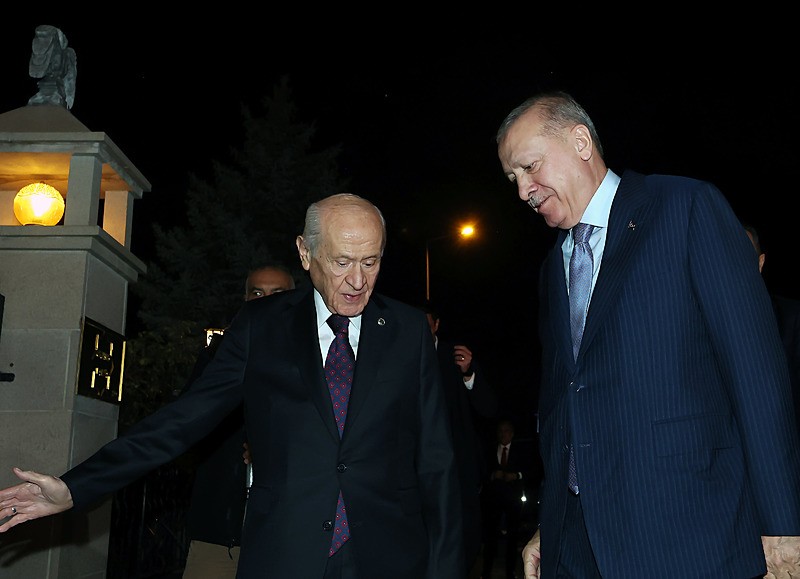 ankarada-cumhur-zirvesi-baskan-erdogan-mhp-lideri-bahceli-ile-bir-araya-geldi-hangi-konular-masada-1762963182888.jpeg