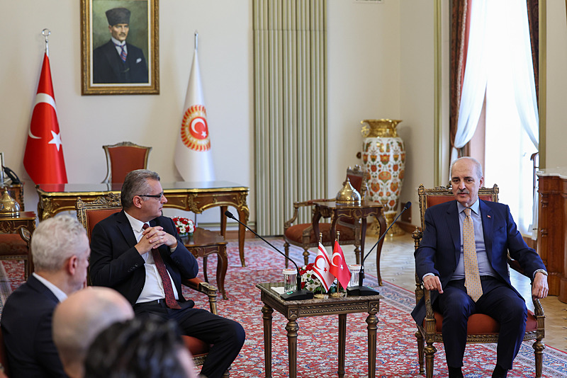 KKTC Cumhurbaşkanı Tufan Erhürman, TBMM Başkanı Kurtulmuş ile görüştü. (AA)