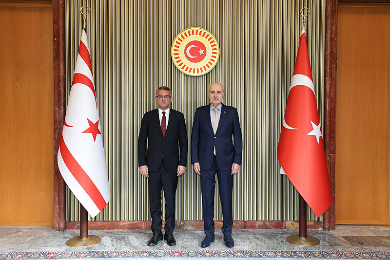 KKTC Cumhurbaşkanı Tufan Erhürman, TBMM Başkanı Kurtulmuş ile görüştü. (AA)
