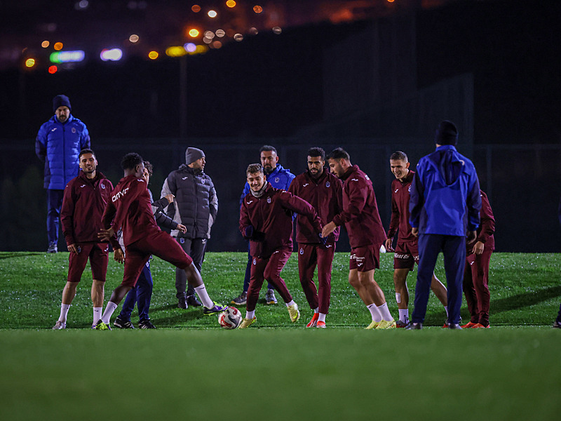 Trabzonspor Başakşehir maçı hazırlıklarına başladı (AA)