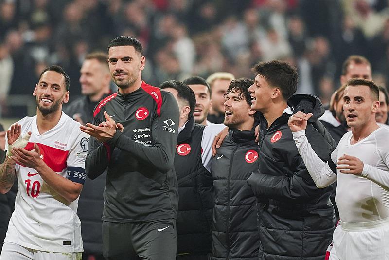 Milliler İspanya karşısında! Montella'dan sürpriz 11-3