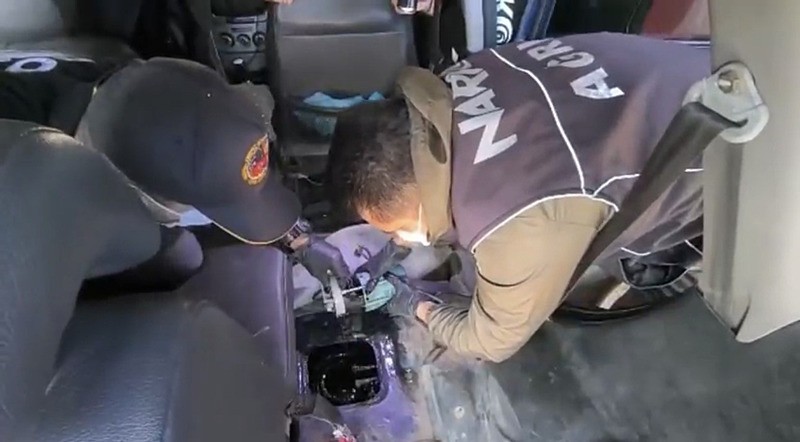 Ağrı'da yabancı plakalı aracın yakıt deposundan uyuşturucu çıktı (Fotoğraf: İHA)