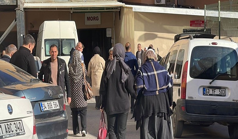 Şanlıurfa'da Habib Aksoy tarafından makat bölgesine kompresörle hava verilen Muhammed Kendirci'nin (15) ölümü ile ilgili soruşturmada; 3 hastane çalışanı açığa alındı. (Fotoğraf: DHA)