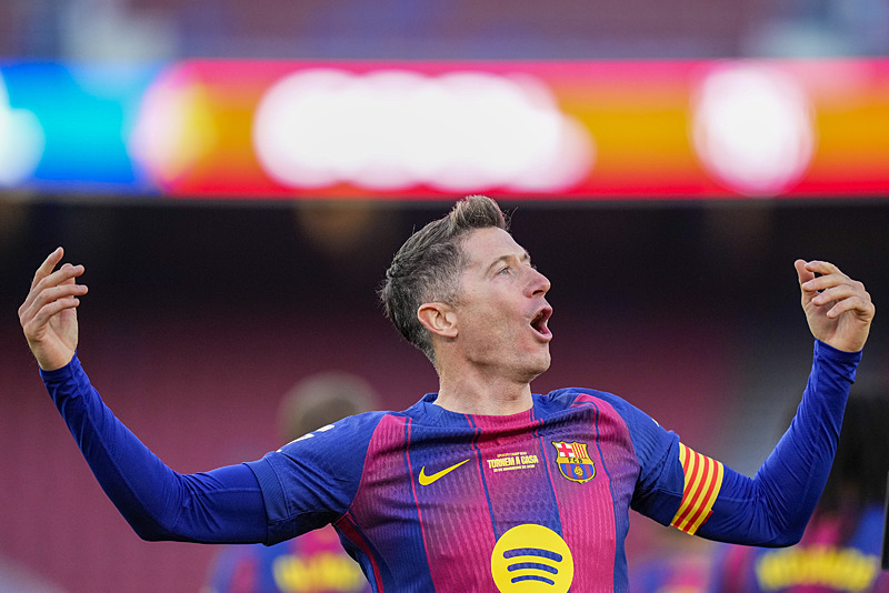 Robert Lewandowski (EPA)