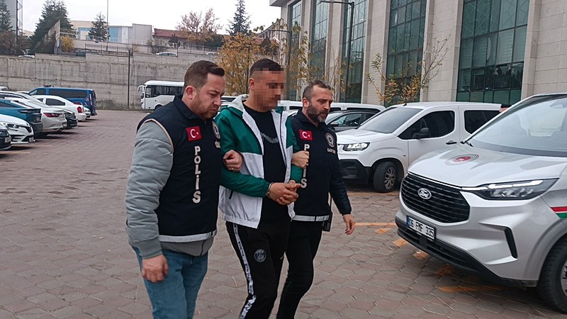 Kırıkkale'de baba evinde çıkan tartışma sırasında kardeşi tarafından bıçaklanan güvenlik görevlisi, kaldırıldığı hastanede hayatını kaybetti (Fotoğraf: İHA)