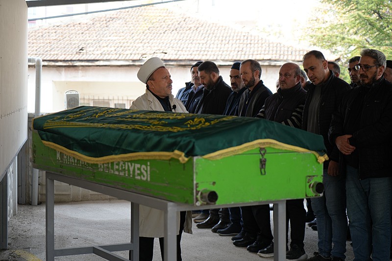 Kırıkkale'de baba evinde çıkan tartışma sırasında kardeşi tarafından bıçaklanan güvenlik görevlisi, kaldırıldığı hastanede hayatını kaybetti (Fotoğraf: İHA)