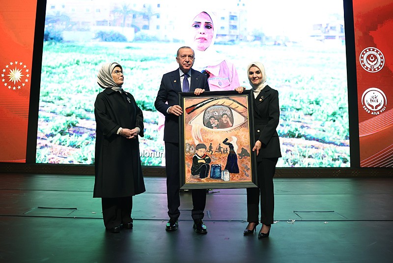 Başkan Recep Tayyip Erdoğan, Beştepe Millet Kongre ve Kültür Merkezi'nde 'Kadına Yönelik Şiddetle Mücadele Günü' programına katıldı (Fotoğraf: DHA)