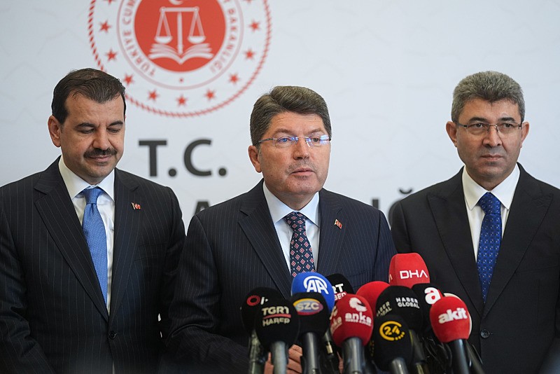  ardından basın mensuplarının sorularını yanıtladı, gündeme ilişkin açıklamalarda bulundu. (AA)