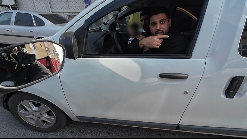 atasehirde-trafik-tartismasinda-keserle-saldirdi-dayak-yiyeceksin-tehdidi-1764230732461.jpeg Trafikte keserle saldırdı. (DHA)