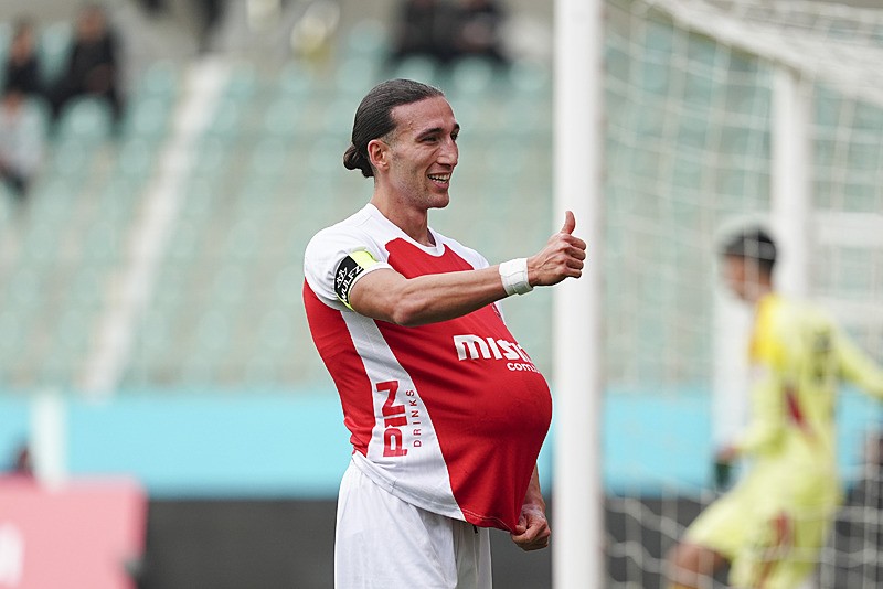 Ziraat Türkiye Kupası 4. Eleme Turu'nda Esenler Erokspor ile Mısırlı.com.tr Fatih Karagümrük takımları Esenler Erokspor Stadı'nda karşılaştı. Mısırlı.com.tr Fatih Karagümrük oyuncusu Atakan Çankaya attığı gol sonrası sevinç yaşadı. (AA)