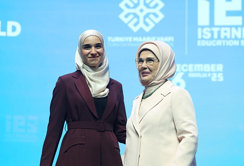 Emine Erdoğan ve Latife El Durubi, DHA