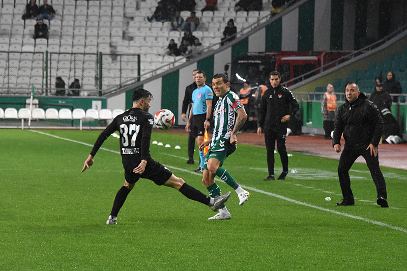 Konyaspor ile Rizespor Süper Lig'de karşı karşıya geldi (DHA)