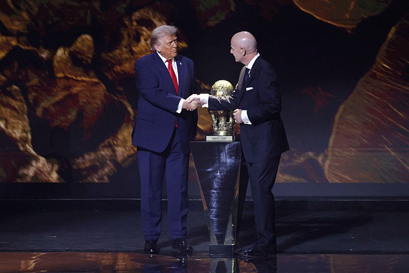 ABD Başkanı Trump'a ʺFIFA Barış Ödülüʺ verildi. (Reuters)