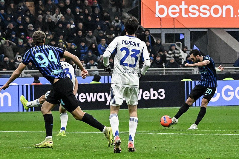 Hakan Çalhanoğlu (EPA)