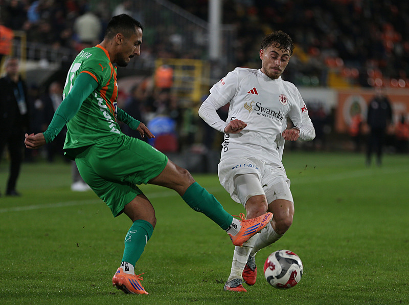 Alanyaspor ile Antalyaspor 0-0 berabere kaldı (AA)