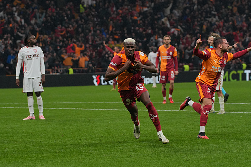 Victor Osimhen (DHA)