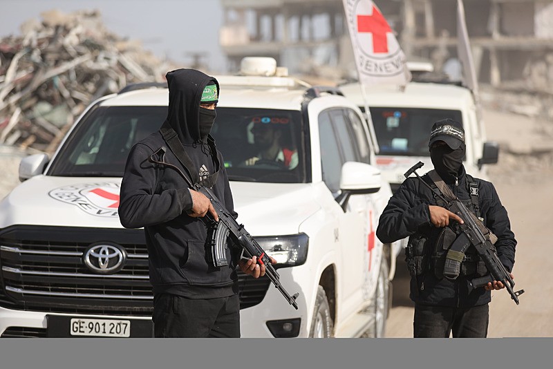 Gazze'de İsrailli esirlerin cesetlerini çıkarma çalışmaları, AA