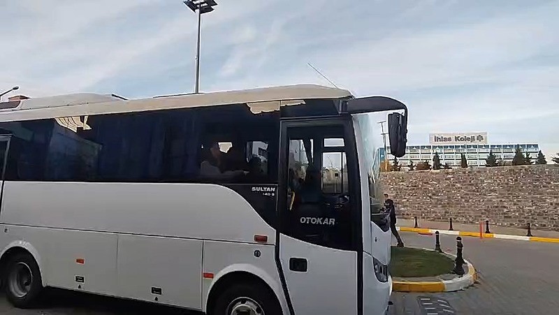 'Uyuşturucu' soruşturması kapsamında gözaltına alınan Habertürk Genel Yayın Yönetmeni Mehmet Akif Ersoy ve diğer şüpheliler sağlık kontrolü için Adli Tıp Kurumu'na getirildi. (DHA)