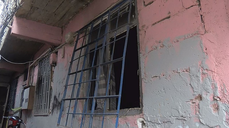 pendikte-yangin-faciasi-3-cocuk-hayatini-kaybetti-kimlikleri-belli-oldu-1765438620744.jpeg Yanan ev (DHA)