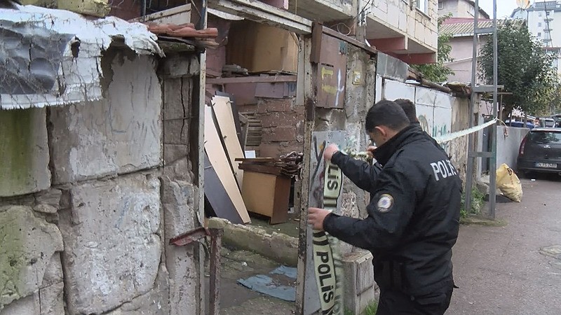 pendikte-yangin-faciasi-3-cocuk-hayatini-kaybetti-kimlikleri-belli-oldu-1765438630951.jpeg Yanan ev (DHA)