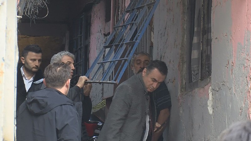 pendikte-yangin-faciasi-3-cocuk-hayatini-kaybetti-kimlikleri-belli-oldu-1765438646344.jpeg Yanan ev (DHA)