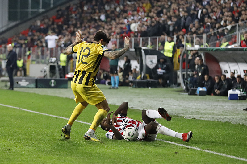 Samsunspor AEK ile karşılaştı (AA)