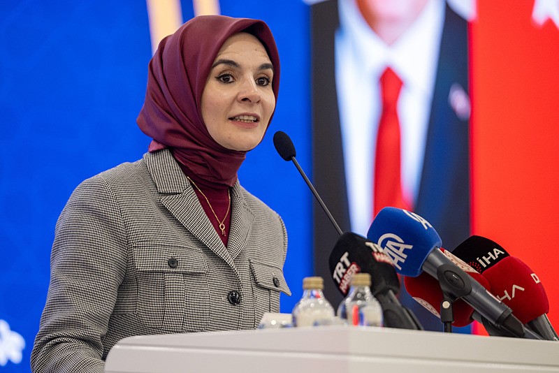Aile ve Sosyal Hizmetler Bakanı Mahinur Özdemir Göktaş, bakanlığa 3 bin yeni personel alınacağı müjdesini verdi (AA)