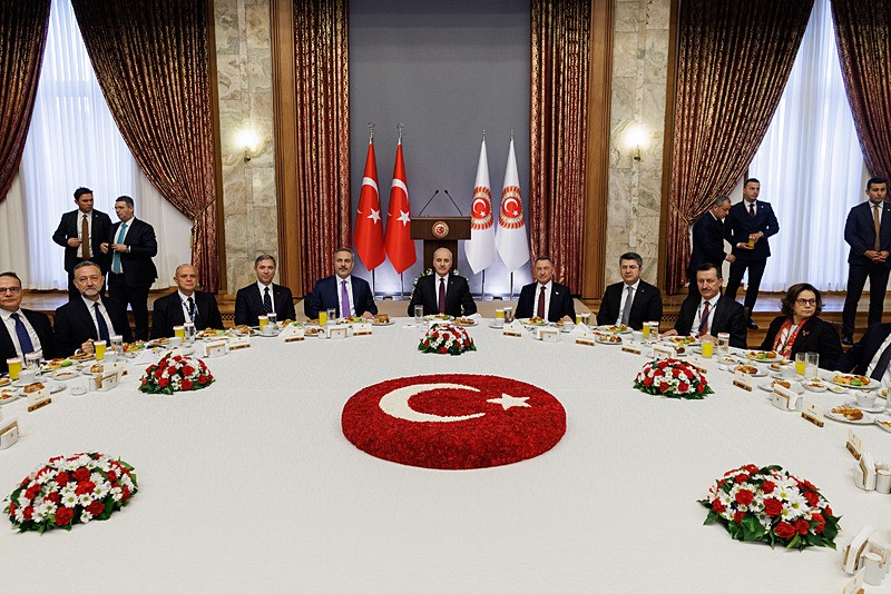 TBMM Başkanı Numan Kurtulmuş, 16'ncı Büyükelçiler Konferansı kapsamında Meclis'te büyükelçileri kabul etti.