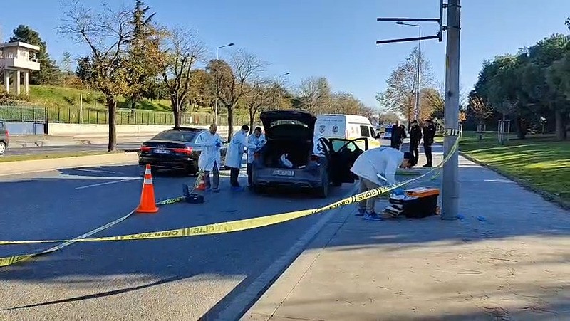 Bakırköy'de bir otomobile silahlı saldırı düzenlendi (Fotoğraf: DHA)