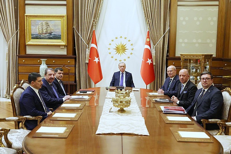 baskan-erdogan-ankaranin-ekonomi-aktorlerini-kabul-etti-1765975724594.jpeg