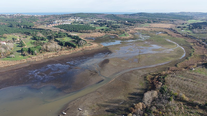 İstanbul'da barajlar son 10 yılın en düşük seviyesine geriledi (Fotoğraf: DHA)