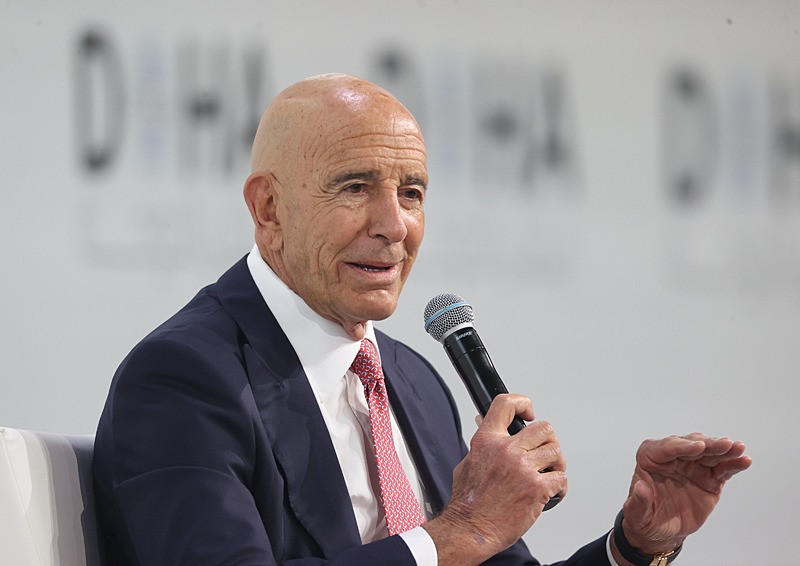 Tom Barrack, AA