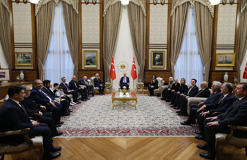 Başkan Erdoğan, Cumhurbaşkanlığı Kültür ve Sanat Büyük Ödülleri'ne layık görülenleri kabul etti. (AA)