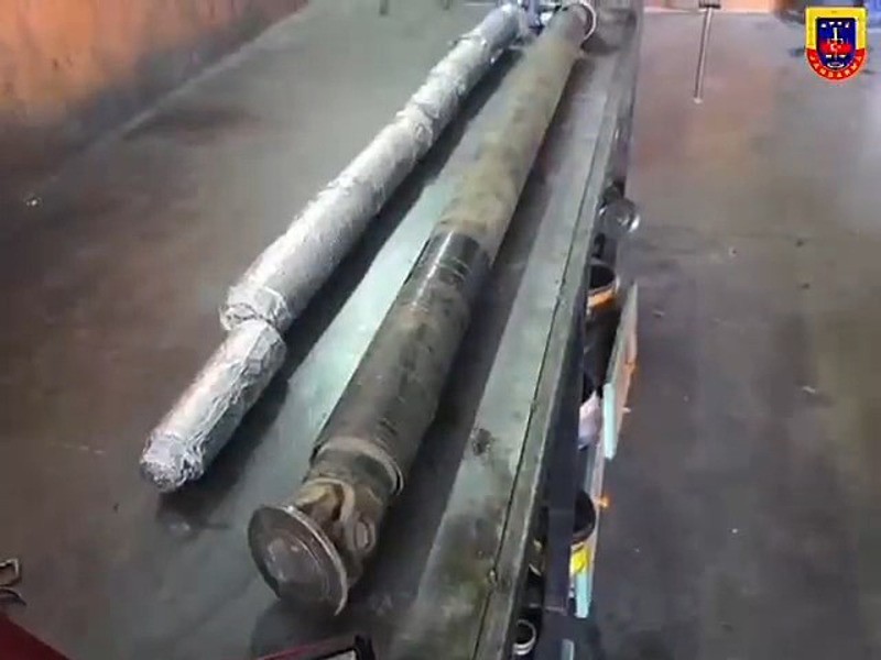 irandan-antalyaya-uzanan-film-gibi-operasyon-adim-adim-izlendi-aracin-saftindan-17-kilo-metamfetamin-cikti-1766041137548.jpeg Otomobilin şaftında 17 kilo metamfetamin ele geçirildi (DHA)