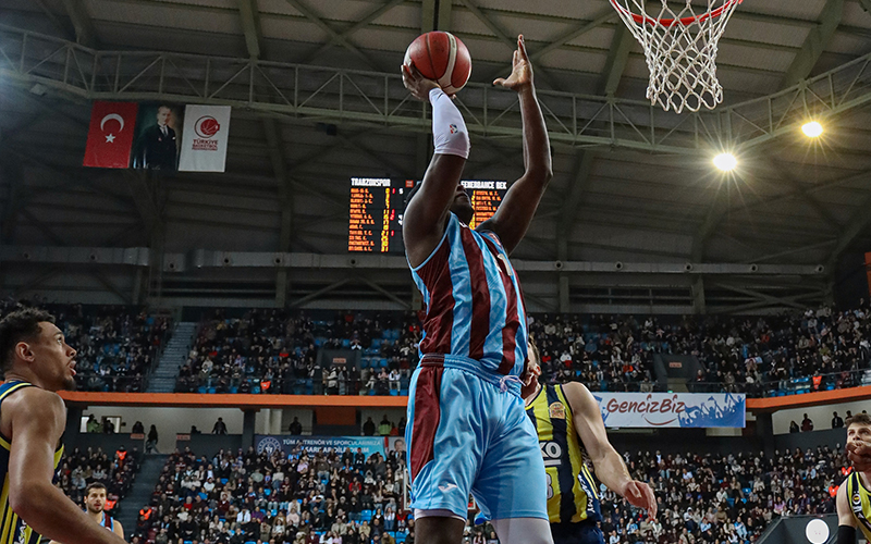 Trabzonspor Fenerbahçe Beko'yu 99-73 yendi (Trabzonspor)