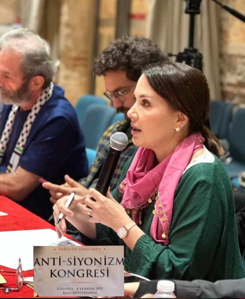 Deniz Uğur (Sosyal medya)