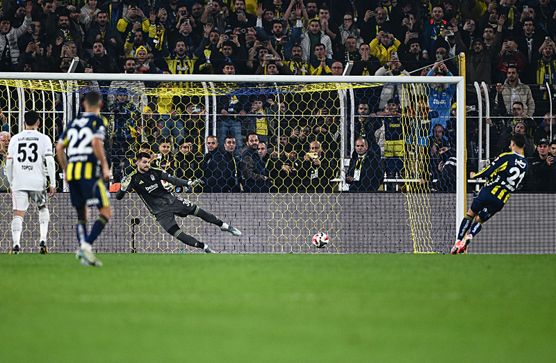 Marco Asensio'nun attığı penaltı (AA)