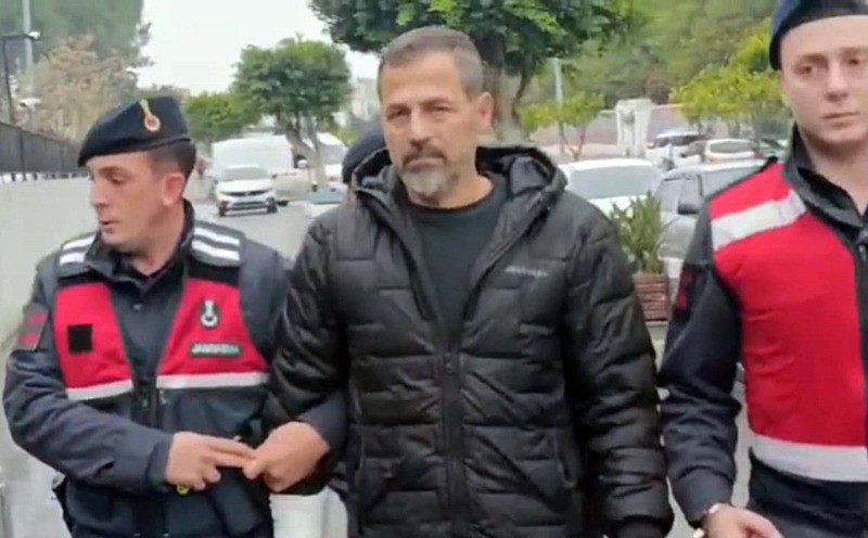 antalyada-aile-vahseti-tartistigi-babasini-oldurdu-yengesini-agir-yaraladi-1766580969052.jpeg Hasan Ali Yıldız (DHA)