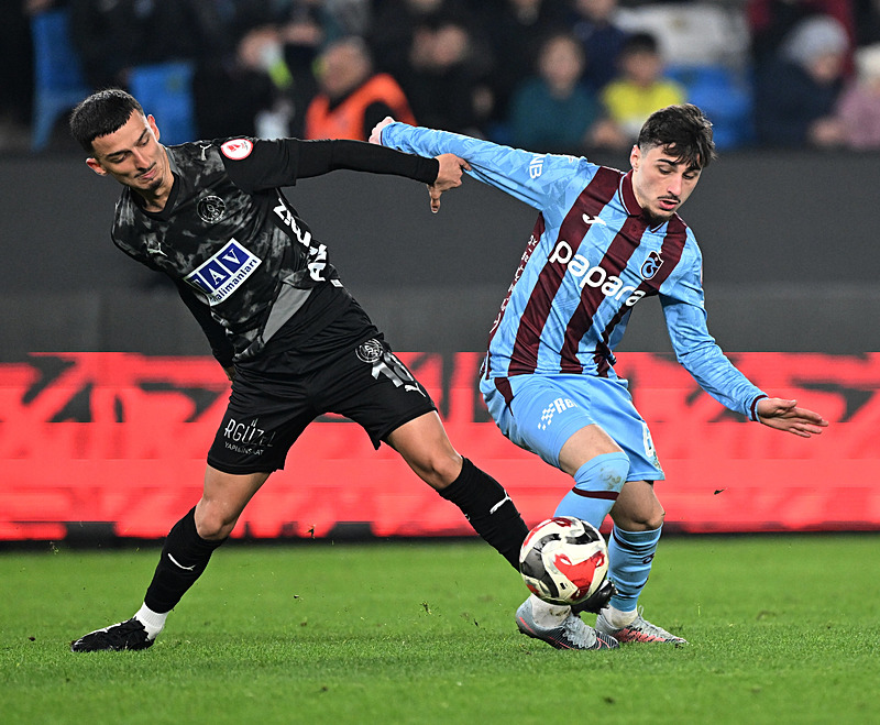 Trabzonspor Alanyaspor'a 1-0 mağlup oldu (AA)
