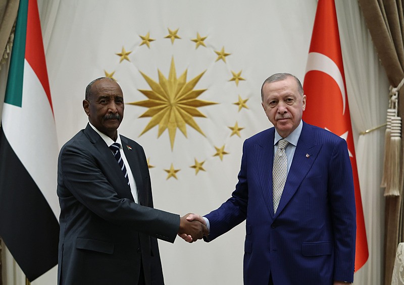 Başkan Recep Tayyip Erdoğan, Sudan Egemenlik Konseyi Başkanı Abdulfettah el Burhan ile Cumhurbaşkanlığı Külliyesi'nde bir araya geldi (AA)