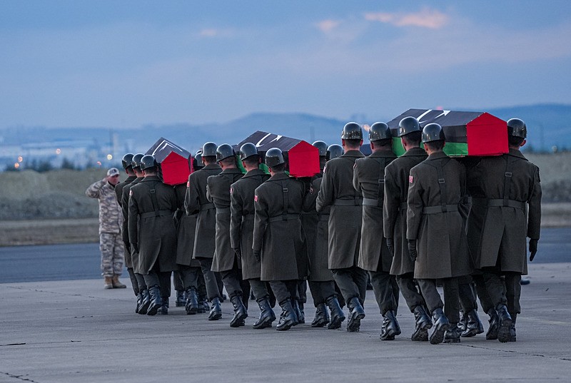 Ankara'da düşen uçakta hayatını kaybeden Libya Genelkurmay Başkanı Orgeneral Muhammed Ali Al-Haddad ile beraberinde heyet için Mürted Hava Meydan Komutanlığı'nda tören düzenlendi.