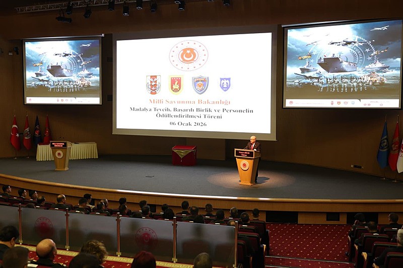 Terörsüz Türkiye yolunda Bakan Güler'den net mesaj! "Tüm terör örgütleri Suriye dahil silahlarını teslim etmeli"-4