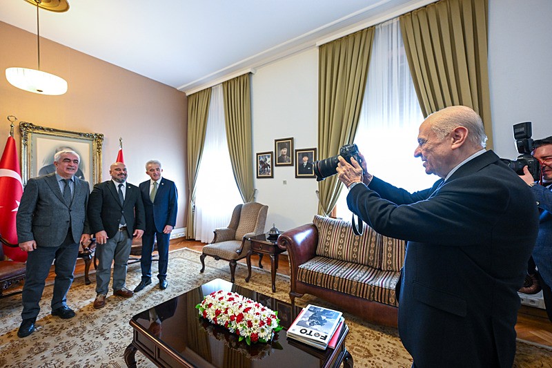 MHP Genel Merkezi'nde objektif el değiştirdi! Deklanşöre bu kez Bahçeli bastı-2