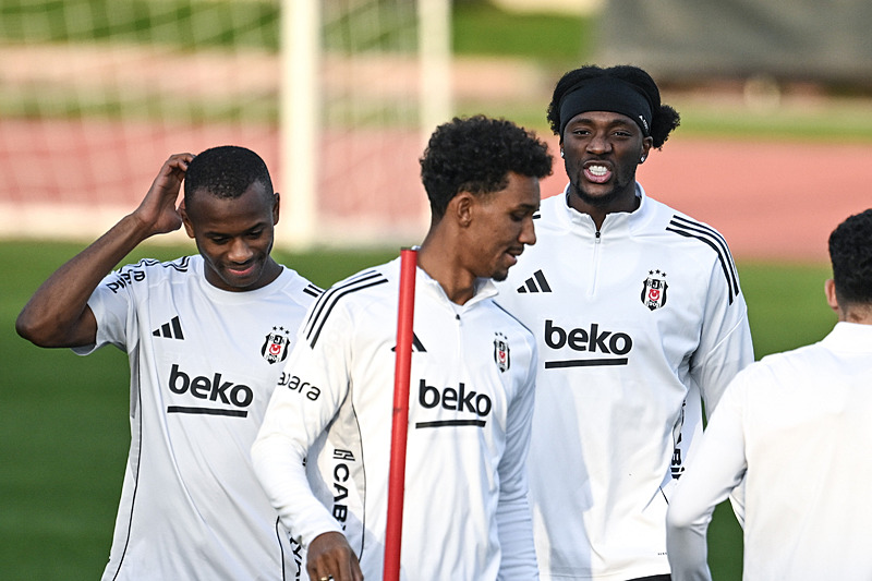 tammy-abraham-icin-rekor-bonservis-o-transfere-sicak-bakiyor-1768395608063.jpeg Tammy Abraham için rekor bonservis! O transfere sıcak bakıyor-4