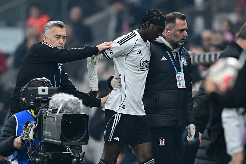 tammy-abraham-icin-rekor-bonservis-o-transfere-sicak-bakiyor-1768395612079.jpeg Tammy Abraham için rekor bonservis! O transfere sıcak bakıyor-6