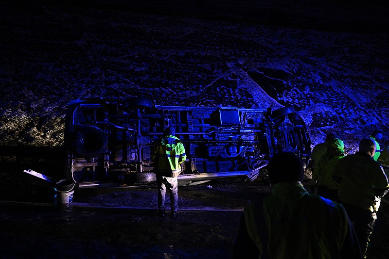 İstanbul'da kar ve buzlanma | Kuzey Çevre Otoyolu'nda servis minibüsü devrildi: 11 yaralı-2