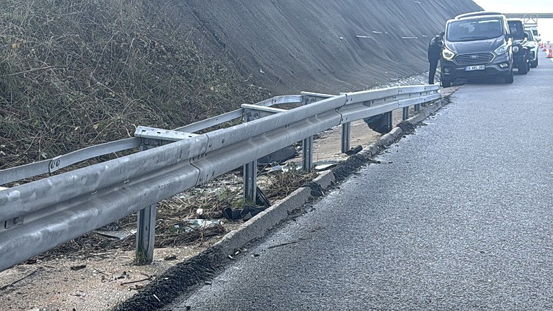 Bursa'da zırhlı araç takla attı altınlar kayboldu-4