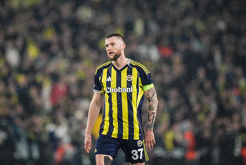 fenerbahcede-skriniar-goz-kamastirdi-1769240425690.jpeg Fenerbahçe'de Skriniar göz kamaştırdı-2